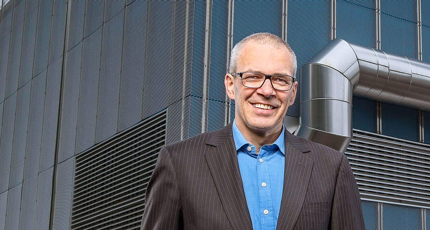 René Lüscher, Leiter IT-Solutions und Mitglied der Geschäftsleitung GIA Informatik AG, vor dem neuen Datacenter auf dem Littauerboden in Luzern
