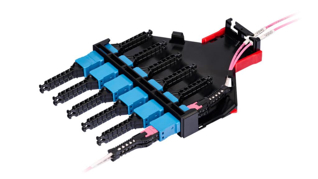 The fiber optic distribution platforms Netscale 72 and Netscale 48 from R&M can be equipped with the new CS, SN and MDC miniature connectors.